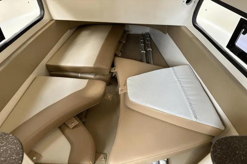 Slide: The Image of Scout 350 Lxf 2017 - 23