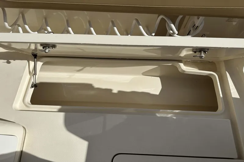 Slide: The Image of Scout 350 Lxf 2017 - 4