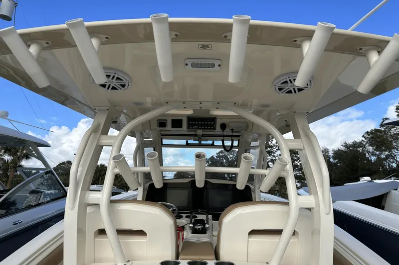 Slide: The Image of Scout 350 Lxf 2017 - 6