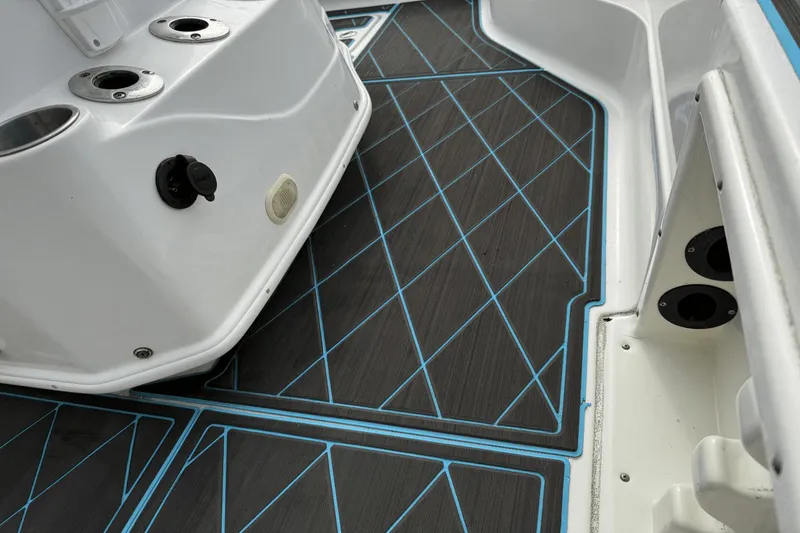 Slide: The Image of NauticStar 2200 TORNAMENT 2010 - 18
