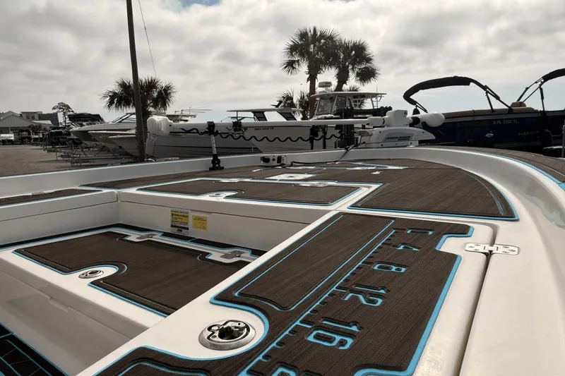 Slide: The Image of NauticStar 2200 TORNAMENT 2010 - 27