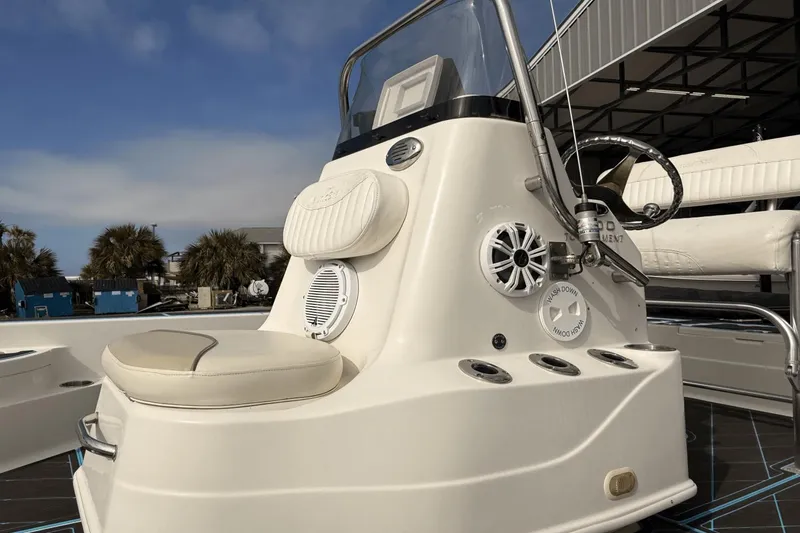 Slide: The Image of NauticStar 2200 TORNAMENT 2010 - 32