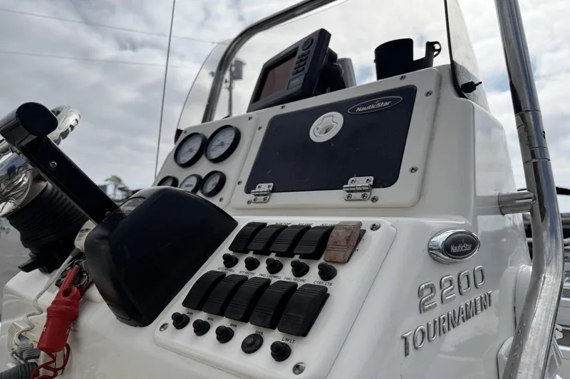 Slide: The Image of NauticStar 2200 TORNAMENT 2010 - 49