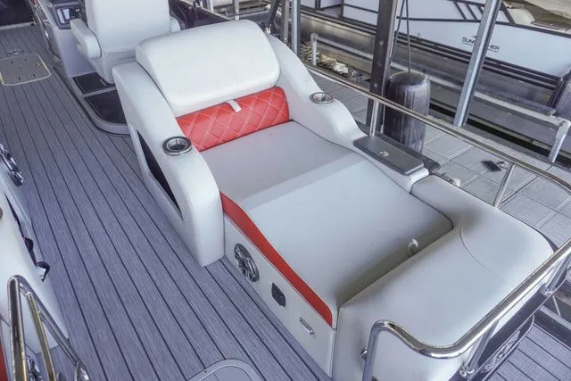 Slide: The Image of SunCatcher Elite 326SS 2025 - 24