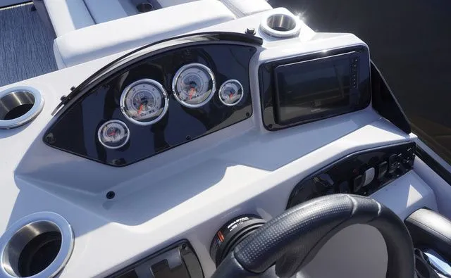 Slide: The Image of SunCatcher Select 324SL 2025 - 18