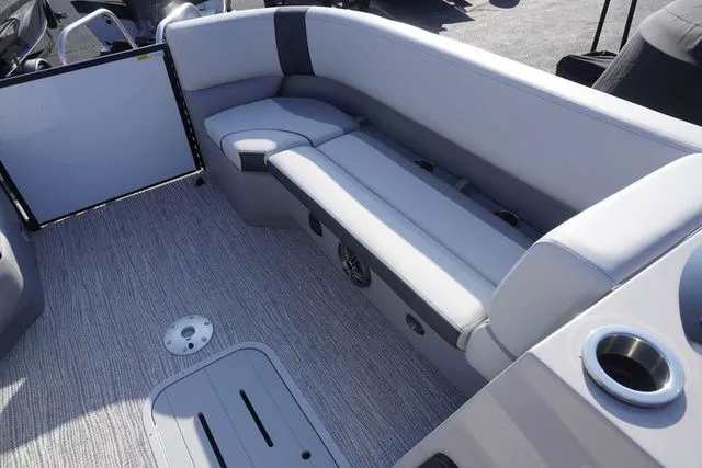 Slide: The Image of SunCatcher Select 324SL 2025 - 29