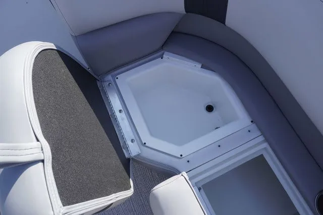 Slide: The Image of SunCatcher Select 324SL 2025 - 32