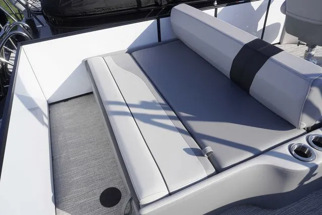 Slide: The Image of SunCatcher Select 324SL 2025 - 7