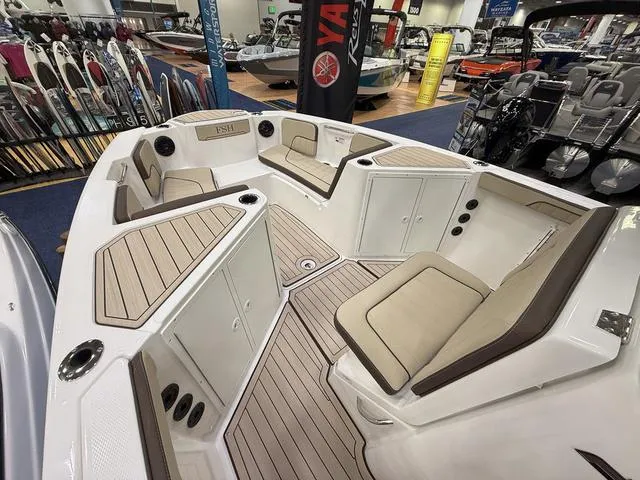 Slide: The Image of Yamaha 222 FSH Sport E 2025 - 11