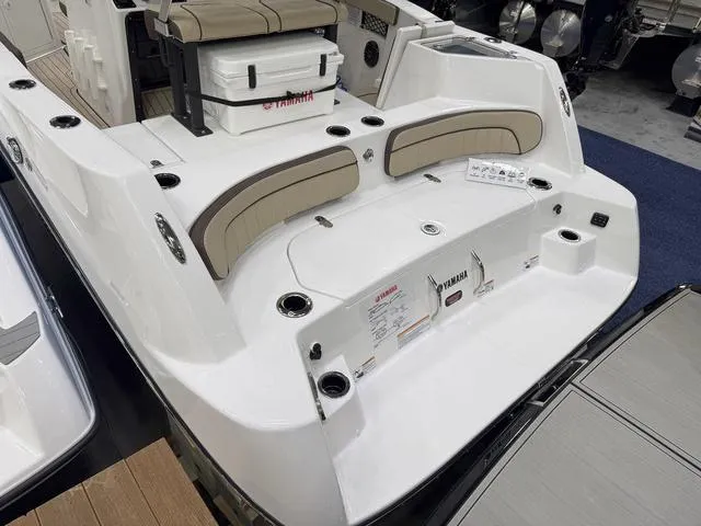 Slide: The Image of Yamaha 222 FSH Sport E 2025 - 3