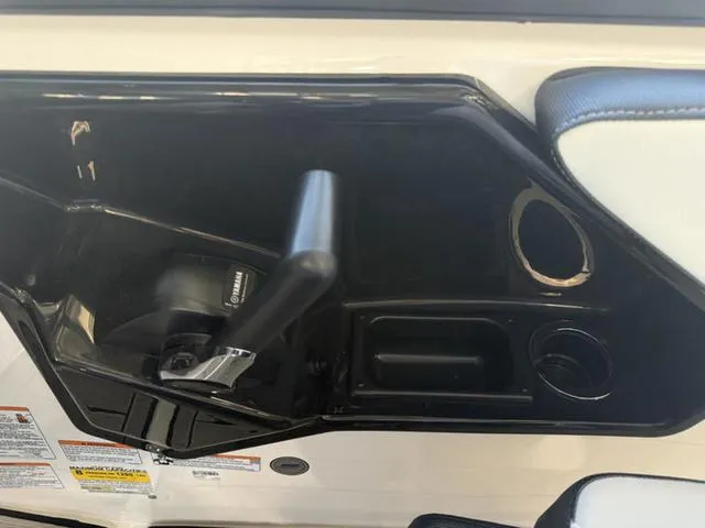 Slide: The Image of Yamaha 195S 2025 - 16