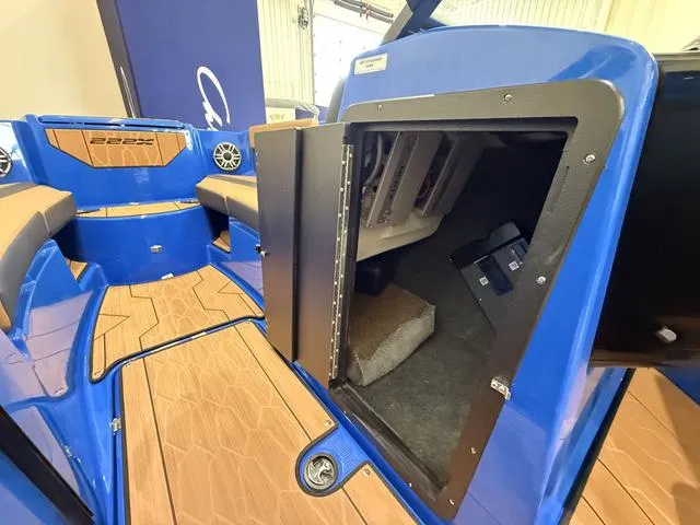 Slide: The Image of Yamaha 222XE 2025 - 15