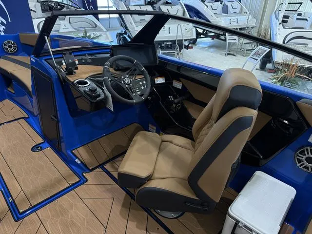 Slide: The Image of Yamaha 222XE 2025 - 18