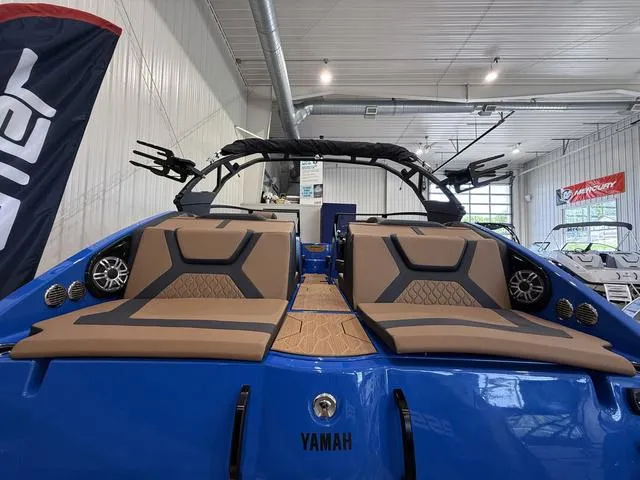 Slide: The Image of Yamaha 222XE 2025 - 6