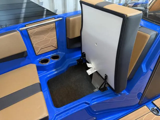 Slide: The Image of Yamaha 222XD 2025 - 25