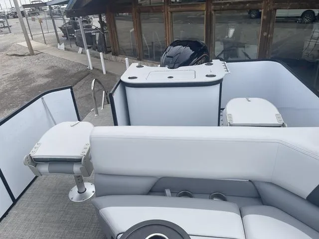 Slide: The Image of SunCatcher Select 322RF 2025 - 11