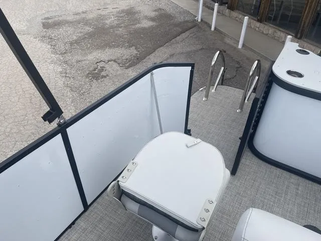 Slide: The Image of SunCatcher Select 322RF 2025 - 12