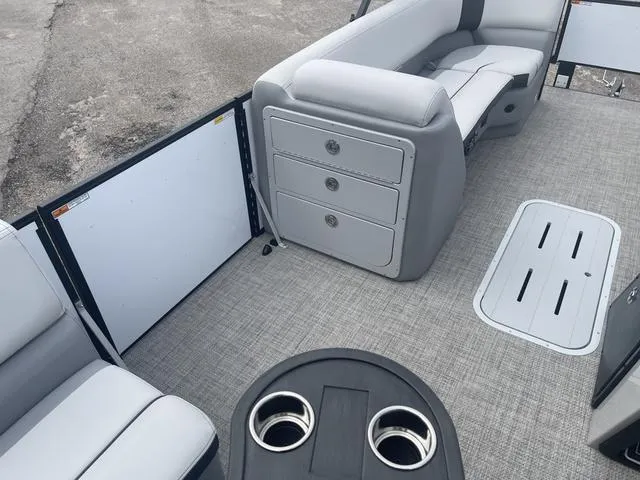 Slide: The Image of SunCatcher Select 322RF 2025 - 15