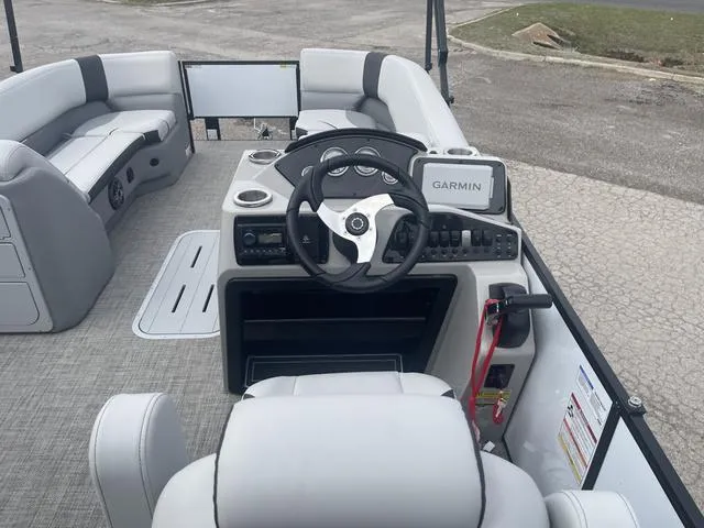 Slide: The Image of SunCatcher Select 322RF 2025 - 16