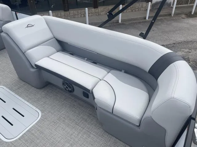 Slide: The Image of SunCatcher Select 322RF 2025 - 9