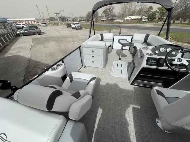 Slide: The Image of SunCatcher Select 322 SS 2025 - 6