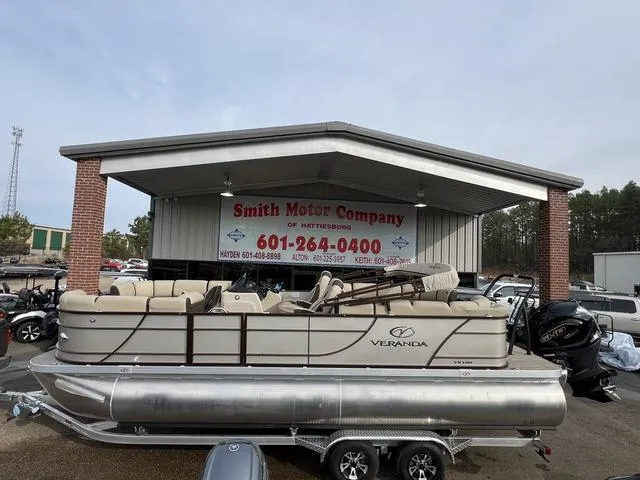 The Image of Veranda VR22RC Tri-Toon 2025 - 1