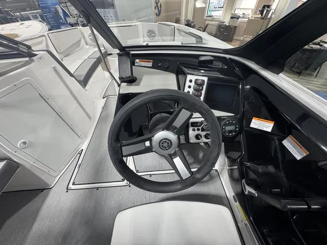 Slide: The Image of Yamaha AR220 2025 - 10