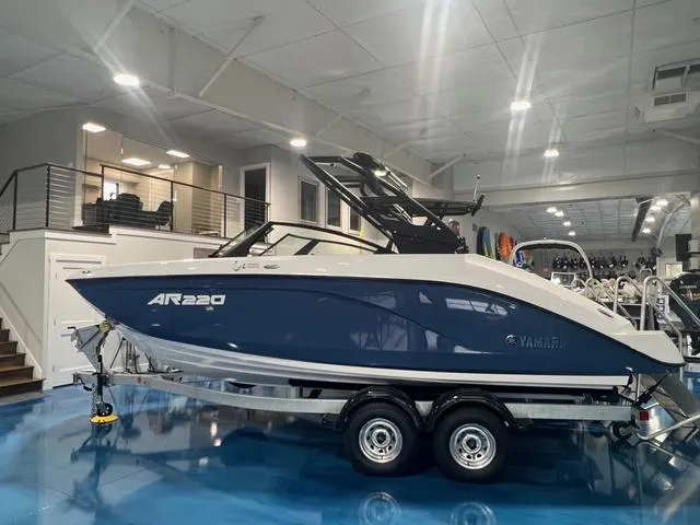 Slide: The Image of Yamaha AR220 2025 - 3