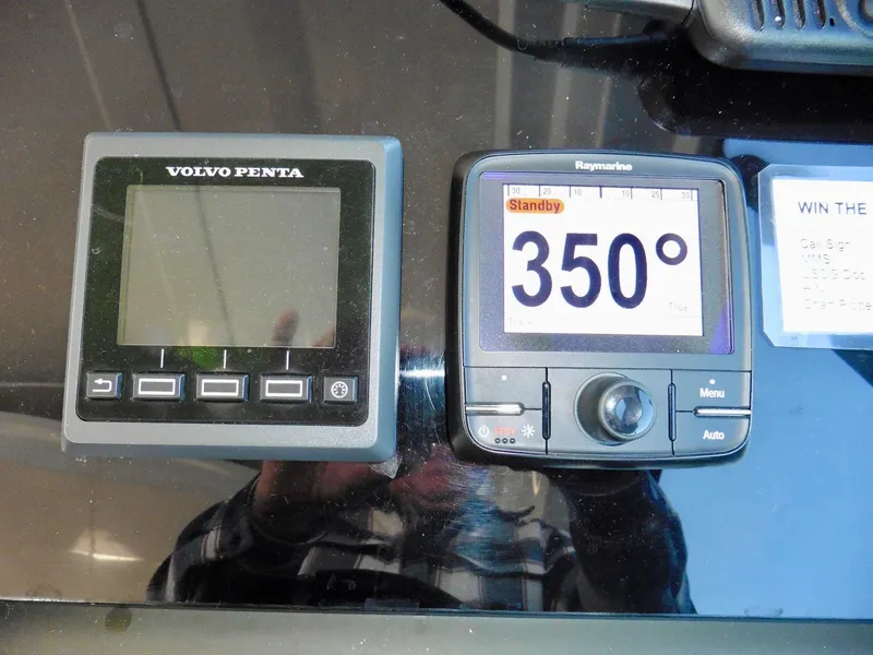 Slide: The Image of Volvo Penta and Raymarine displays on Jeanneau Leader 46, 2017 model. - 25