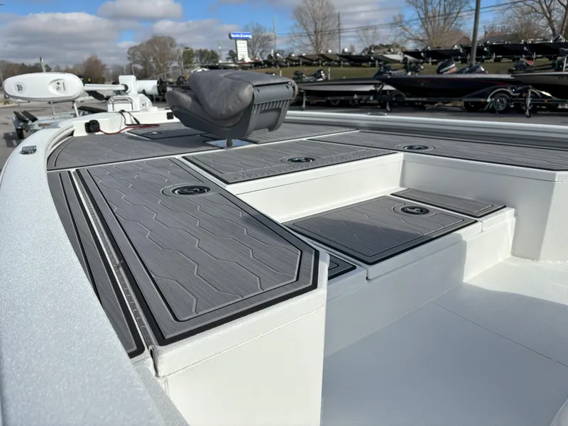 Slide: The Image of Avid 23 FSX 2025 - 4