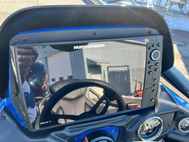 Slide: The Image of Dashboard of 2025 Skeeter ZXR 20 SE with Humminbird Helix 12 display. - 29