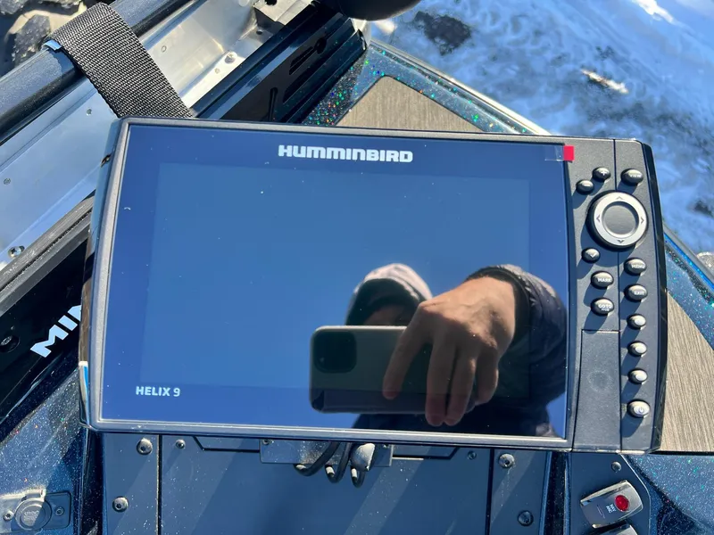 Slide: The Image of Humminbird Helix 9 fishfinder on 2025 Skeeter ZXR 20 SE boat dashboard. - 37