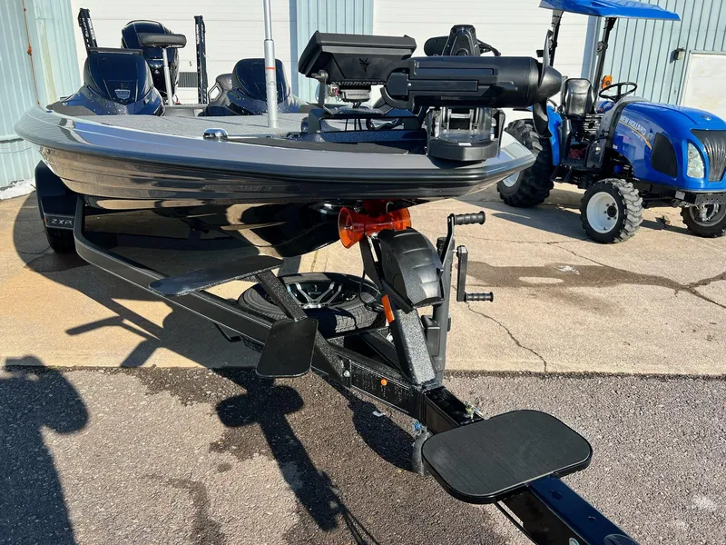 Slide: The Image of Skeeter ZXR21 2025 - 11