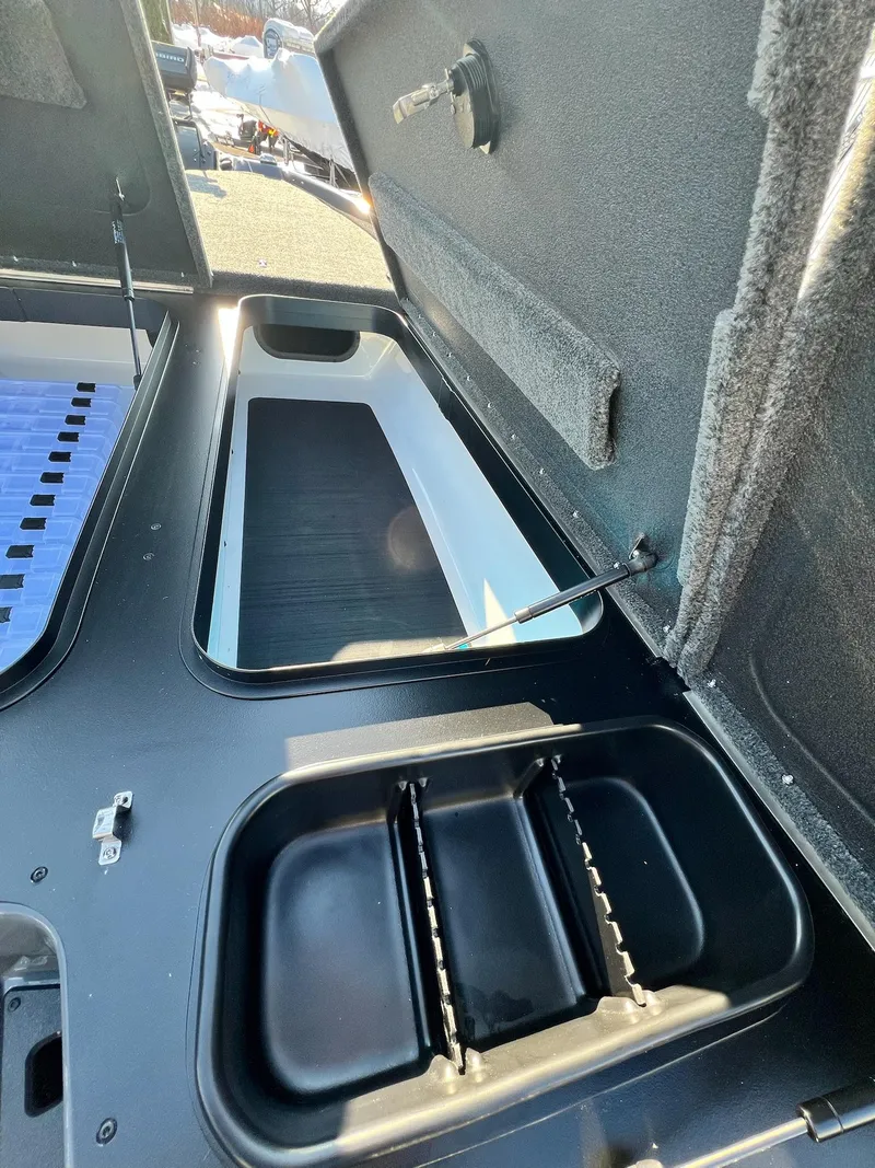 Slide: The Image of Skeeter ZXR21 2025 - 30