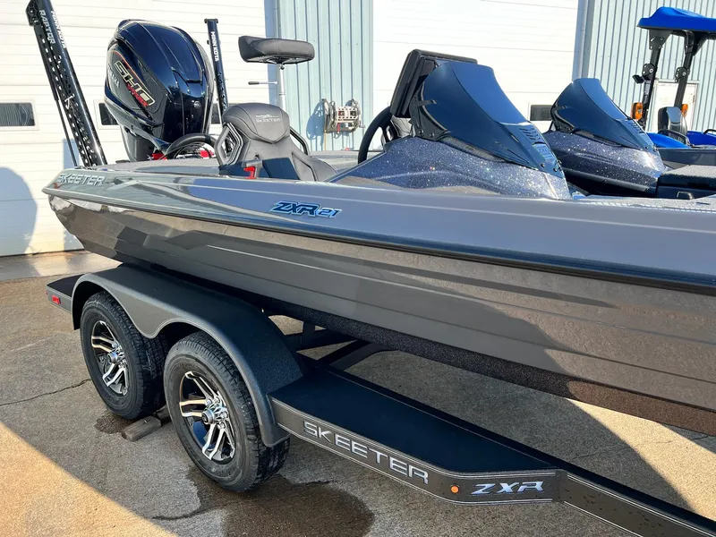 Slide: The Image of Skeeter ZXR21 2025 - 34