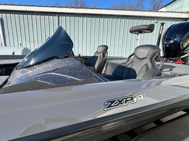 Slide: The Image of Skeeter ZXR21 2025 - 39