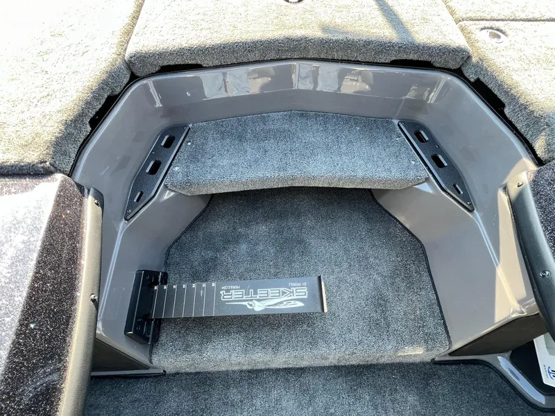 Slide: The Image of Skeeter ZXR21 2025 - 40