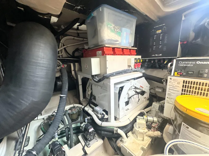 Slide: The Image of Sea Ray L650 2018 - 53