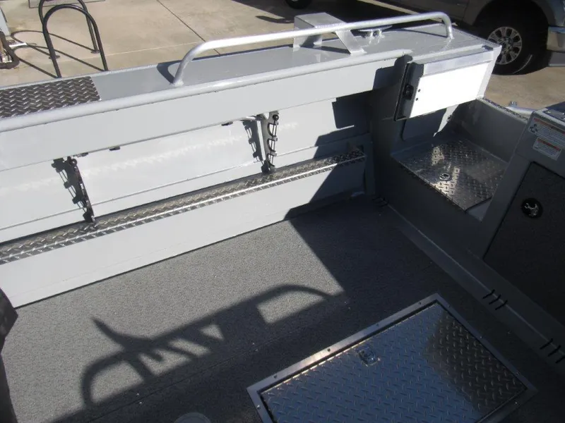 Slide: The Image of Hewescraft 210 Sea Runner ET HT 2025 - 10