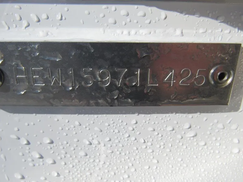 Slide: The Image of Hewescraft 210 Sea Runner ET HT 2025 - 18