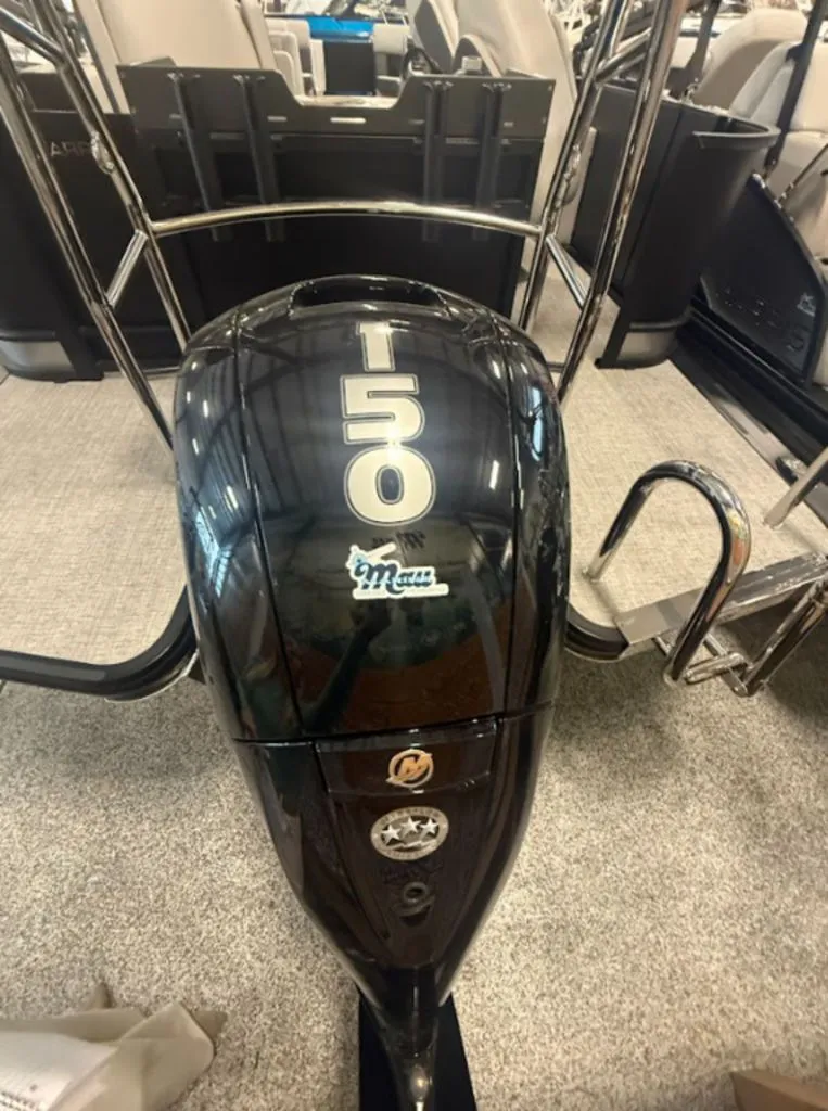 Slide: The Image of Harris Cruiser 230 FC 2025 - 10