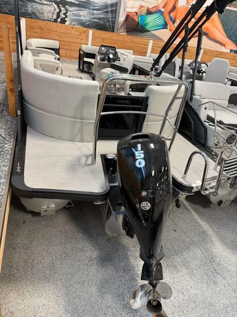 Slide: The Image of Harris Breeze 230 CW 2025 - 7