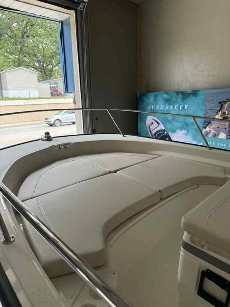 Slide: The Image of Boston Whaler 190 Montauk 2025 - 4