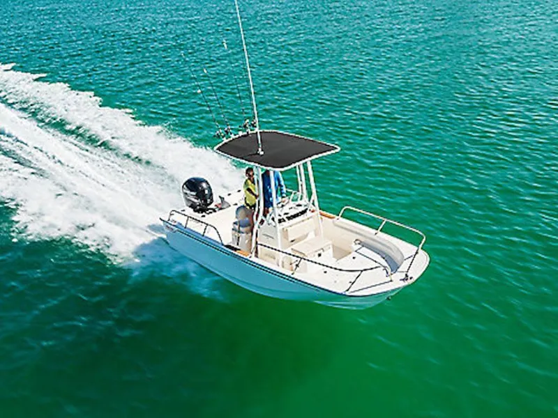 Slide: The Image of Boston Whaler 190 Montauk 2025 - 7