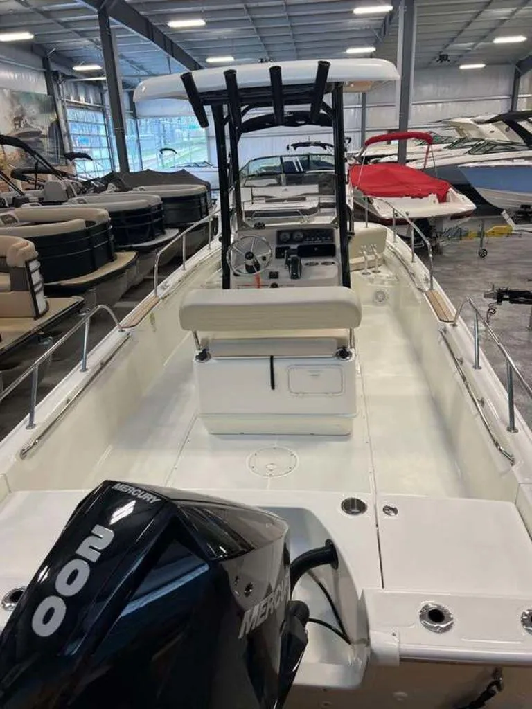 Slide: The Image of Boston Whaler 210 Montauk 2023 - 2