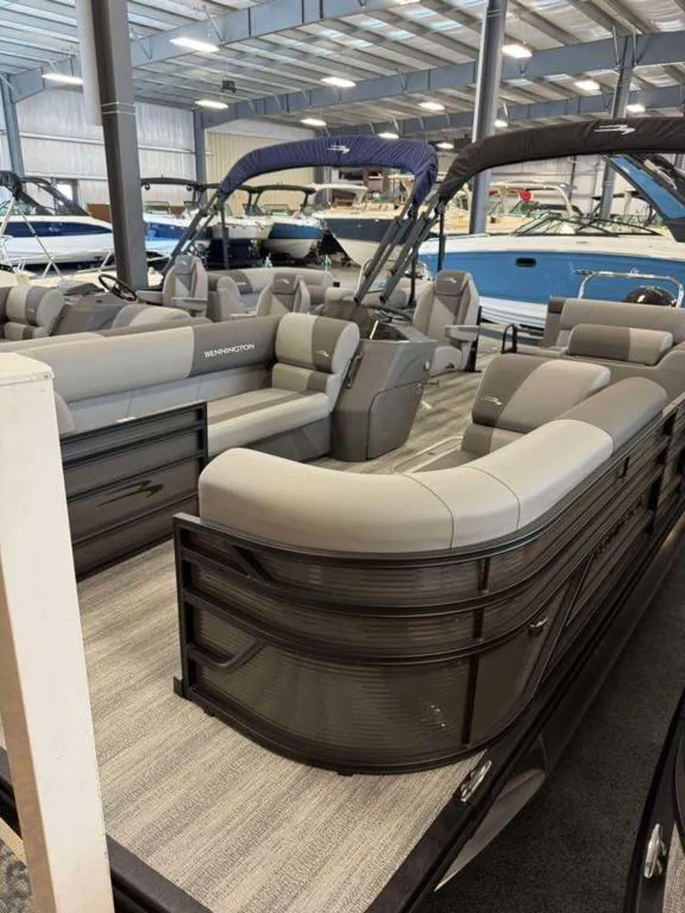 Slide: The Image of Bennington S L-Bench 22 SLJ 2025 - 0