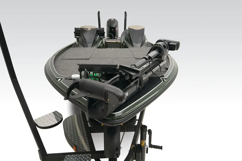 Slide: The Image of Triton 20XP Patriot 2025 - 22