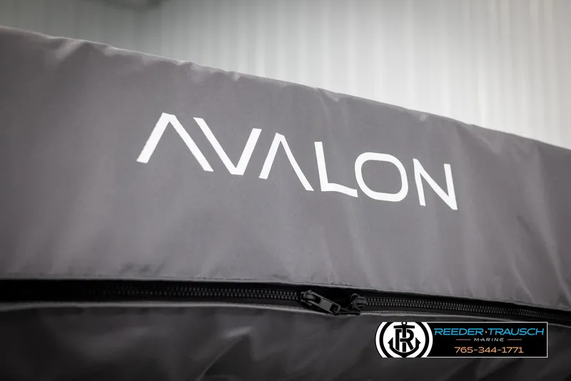 Slide: The Image of 2025 Avalon VEN QL cover with logo, Reeder-Trausch Marine branding. - 37