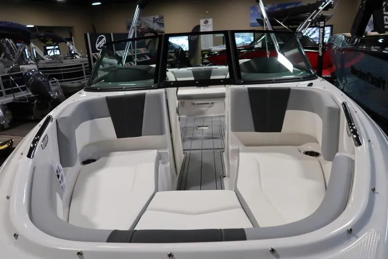 Slide: The Image of 2025 Chaparral 21 SSi boat interior with spacious seating and modern design. - 10
