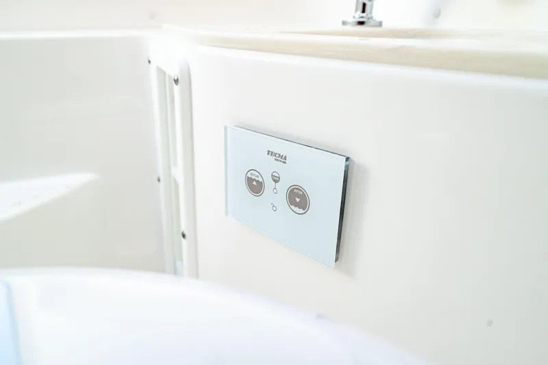 Slide: The Image of Edgewater 262CC 2025 - 54